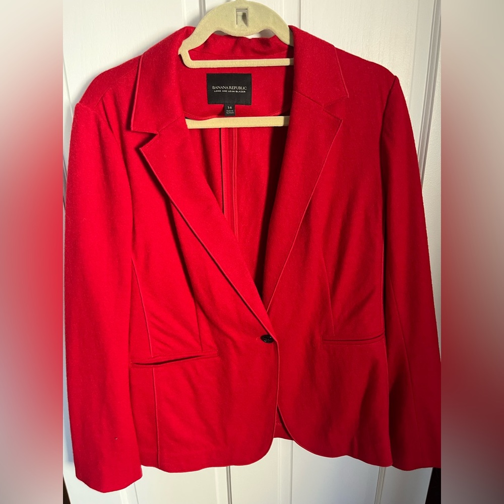 Beautiful Banana Republic red wool blazer - XL. Perfect red for the holidays!
